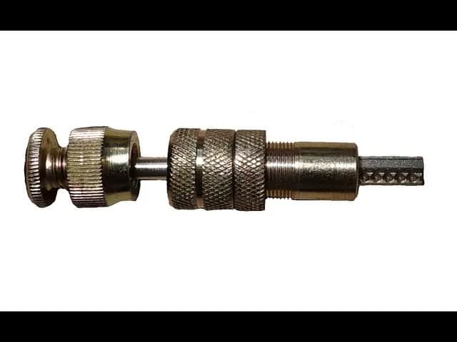 Jak zrobić wytrych do zamków – praktyczne metody i porady z gier